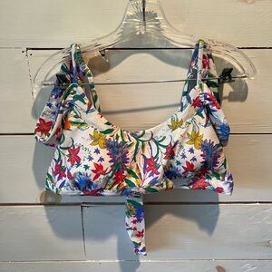 Amiani women’s Floral Print Women's bikini top and bottom, size XXL, EUC